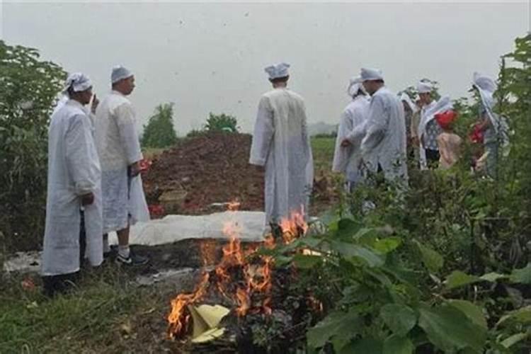 梦见别人披麻带孝是什么兆头