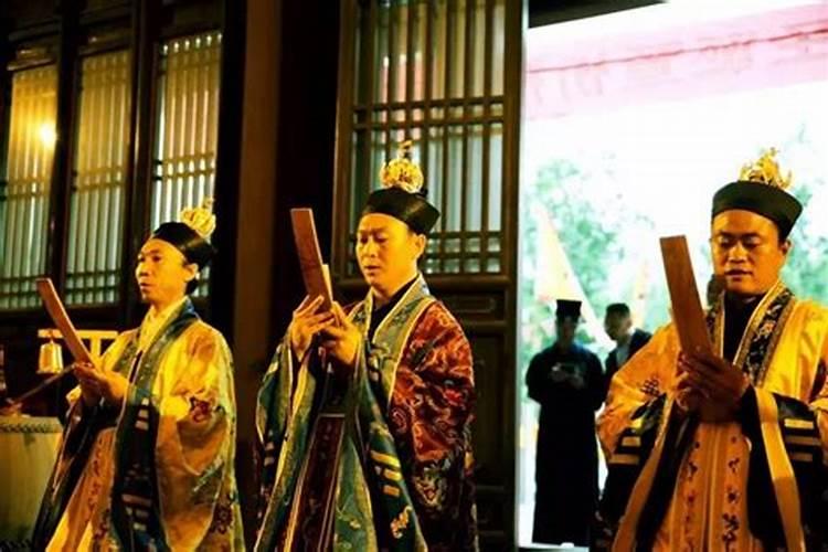 正月初五在家上香吗