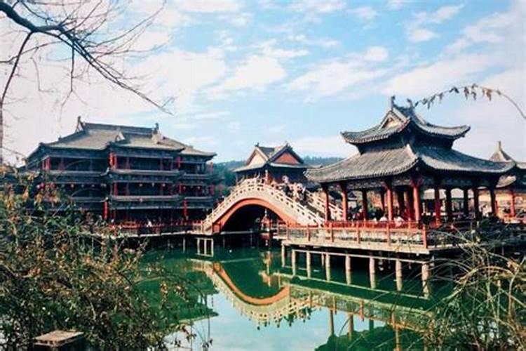 在吉林过端午节,什么地方最好玩。？