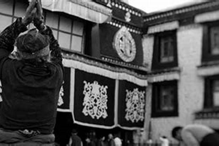 梦见埋棺材预示着什么