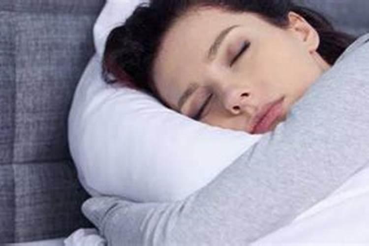 梦见活着的母亲死在我怀里的预兆