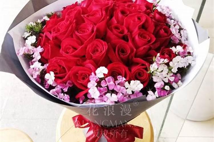 七夕节送什么颜色的玫瑰花给女朋友最合适？