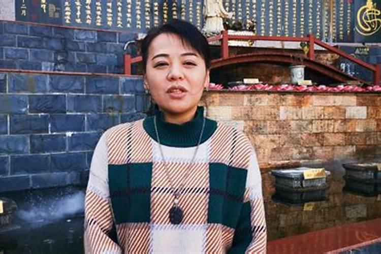 妙缘是什么人。是师太么。还是尼姑