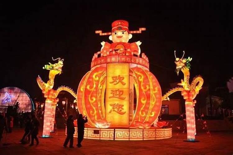 古代喜欢在水上放花灯是代表什么意思？