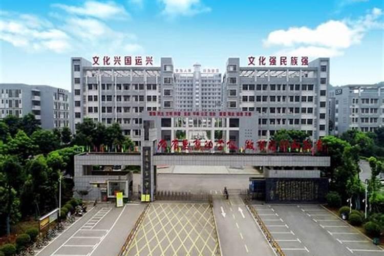 湖南一中学为了避免安全隐患引进共享吹风机,学校这一做法是否值得称赞...