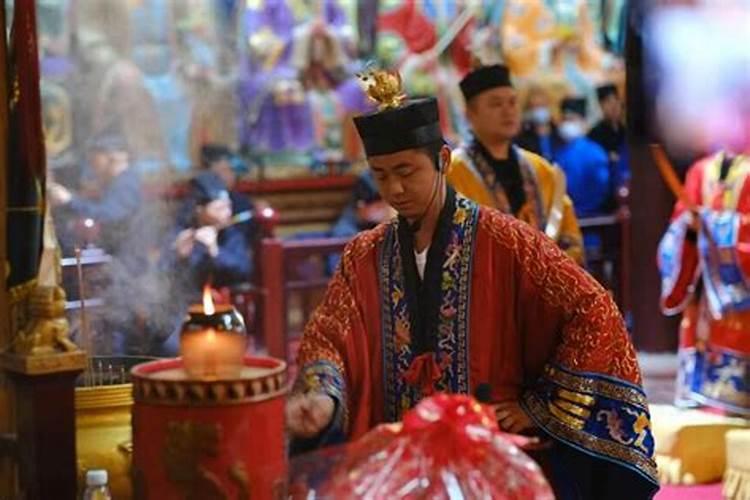 2025属蛇本命年可以领证吗 属蛇人适合在什么时候结婚