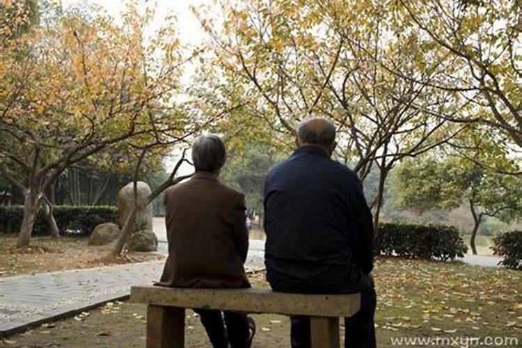 梦见接姥姥姥爷陪送他们回家的预兆