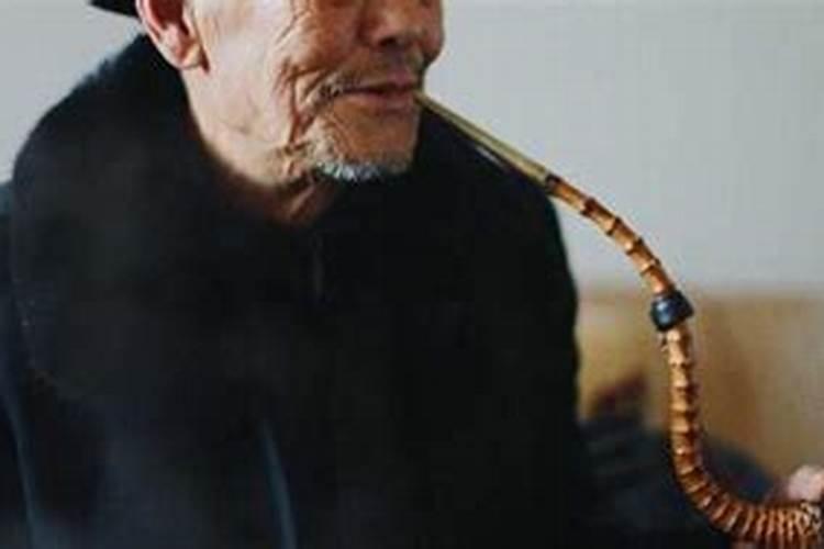 女性梦见过世已久的外公
