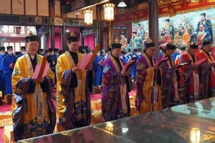 梦见同事得病死了什么意思？