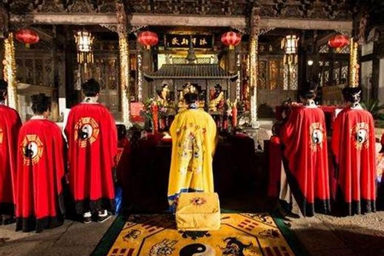 梦见学校 梦自己重回学校读书