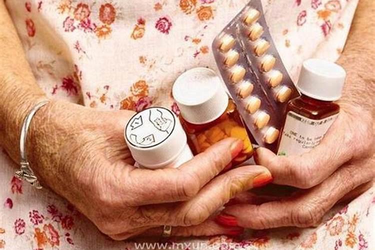 梦见病重老人的预兆