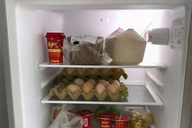 冰柜为什么每年夏天偷停一次？