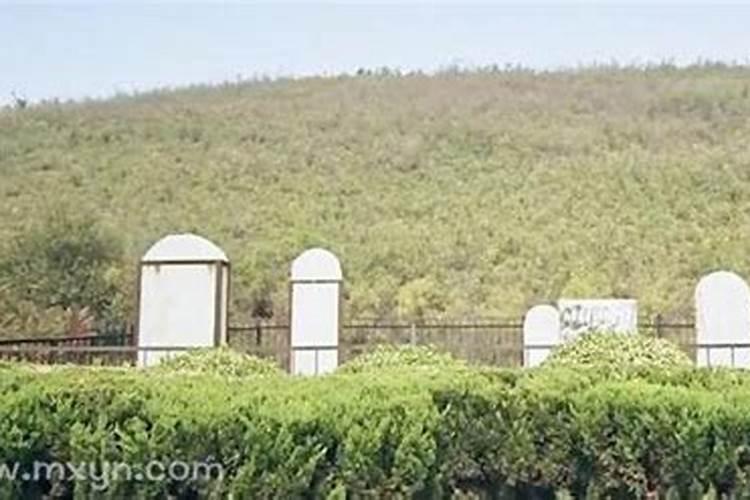 梦见别人给自己掘坟
