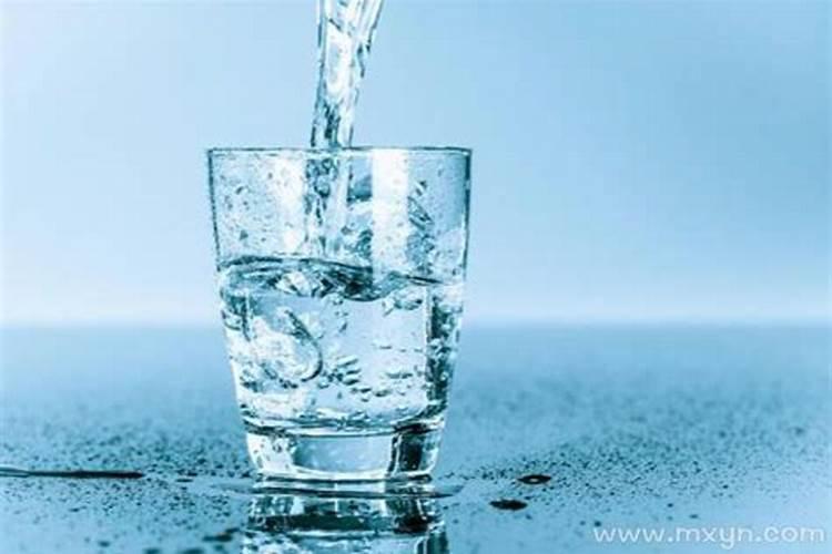 孕妇梦见水是什么意思周公解梦