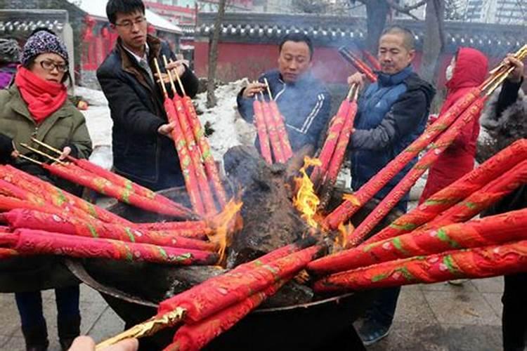 大年初一烧几根香最好怎么说