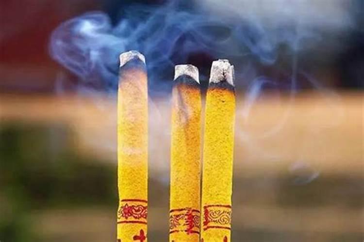 梦见熟人端灵牌还给死人上香的预兆