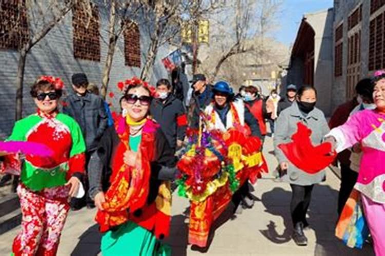 家族后代婚姻不顺、老人多不长寿与祖坟地有关吗？