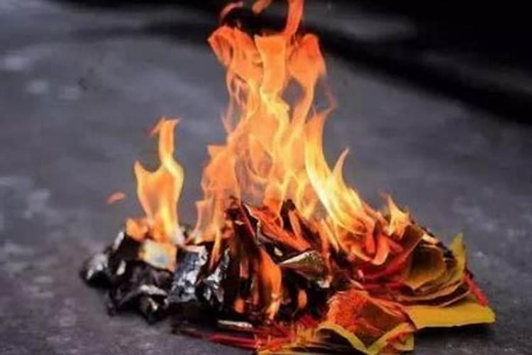 家族后代婚姻不顺、老人多不长寿与祖坟地有关吗？