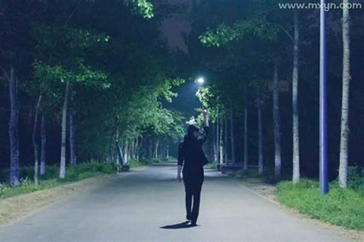 梦见陌生男人闯进自己家里的预兆