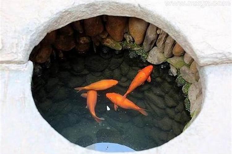 梦见水井满了水往外流代表什么？
