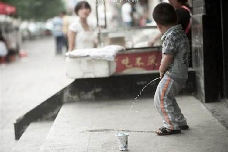 梦见撒尿什么意思 梦见撒尿好不好