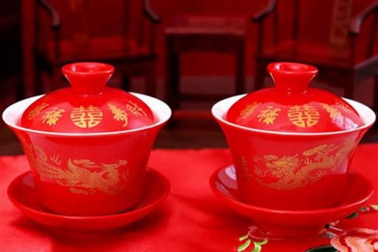结婚喝合婚酒滴上鸡血是怎么回事