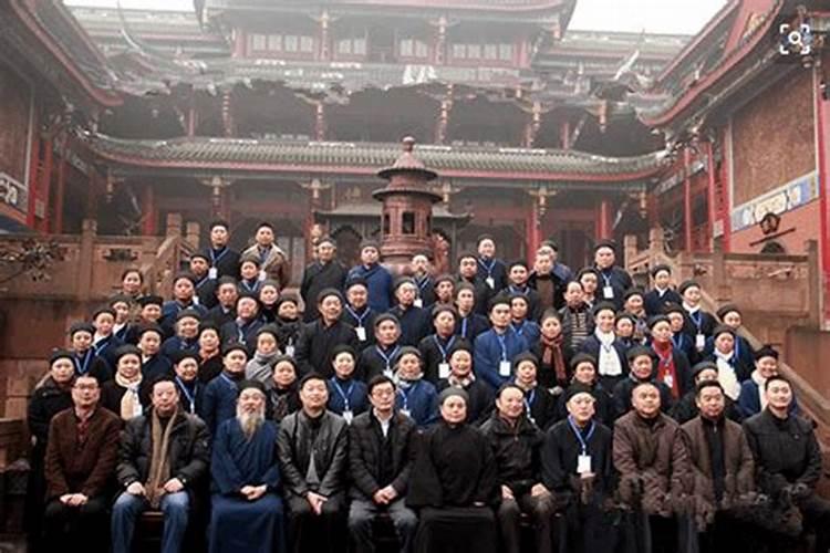 本命年女人戴什么好