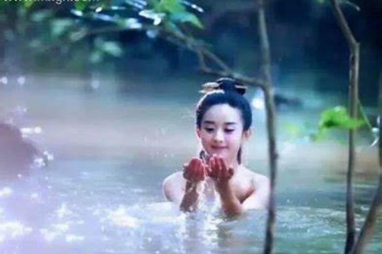 梦见自己的老婆光全身是什么意思