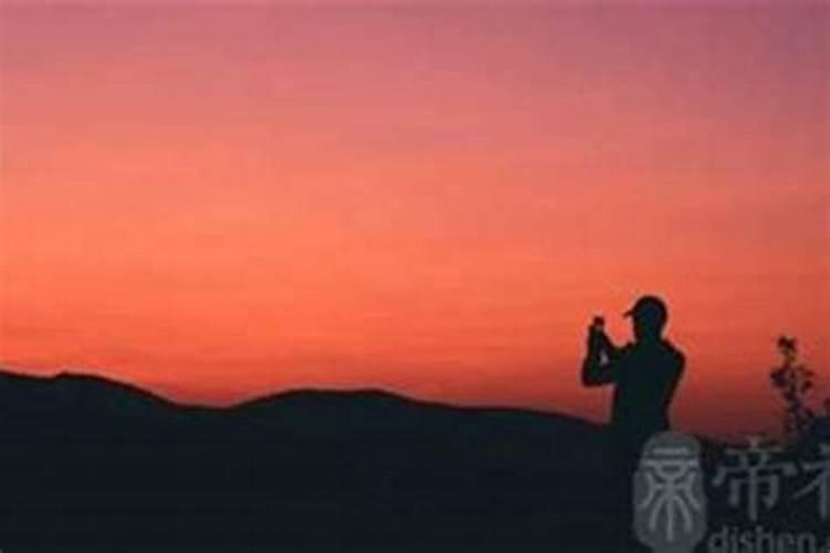 梦到墓地的预兆是什么