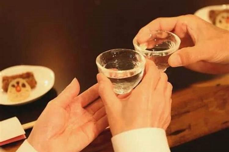 梦见龙卷风吹倒楼