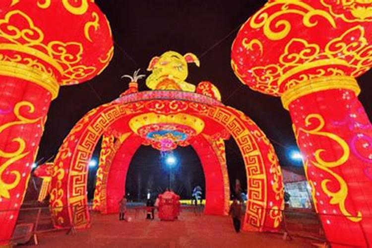 七夕放莲花灯有什么寓意七夕节是观灯还是放莲花灯