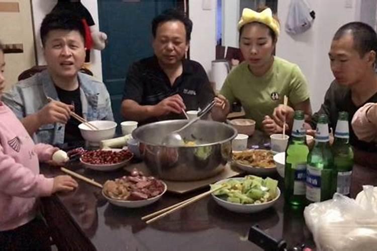 梦见哥哥姐姐共同来我家接妈妈走