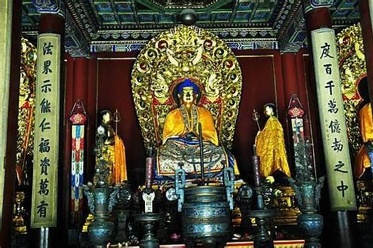 寺庙拜佛可以化解倒霉并且转运吗 到寺庙烧香拜佛有些什么忌讳