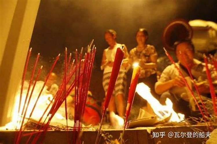 中元节墓地不让烧纸回来还能烧纸吗