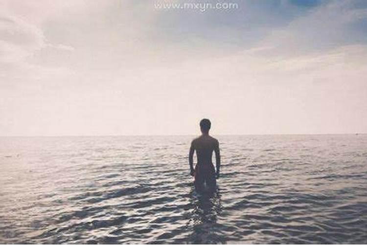 女人梦见男人光着的身体