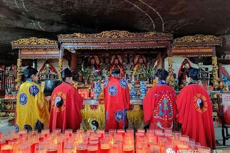 大富大贵的命格但不起会怎么样,八字里没有贵人的命不好吗
