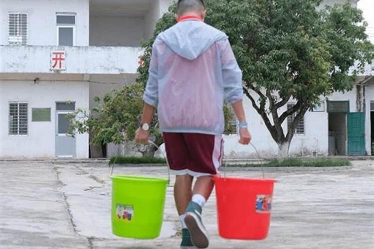 梦见提水是什么意思 梦见提水寓意