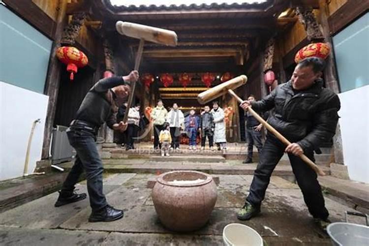 梦见爸爸和别人打架是什么意思？
