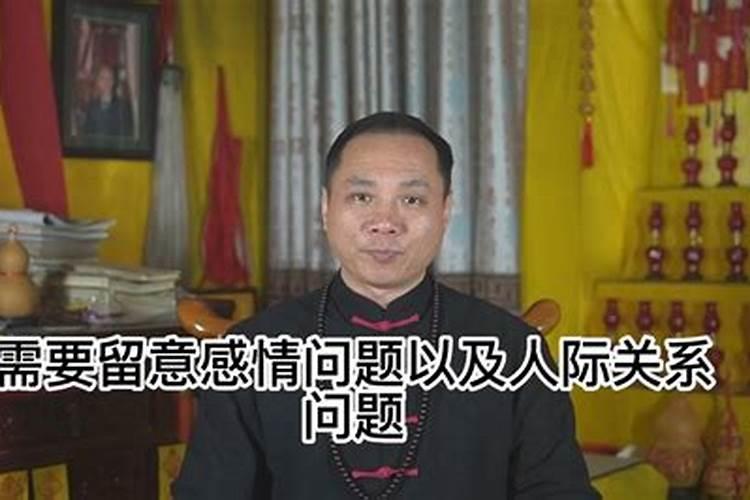 单身梦见自己有男朋友了是什么预兆？