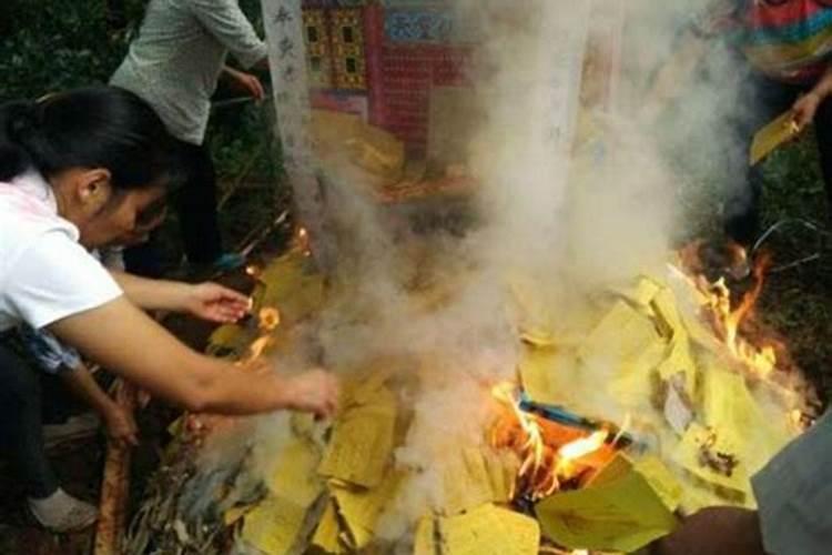 梦见老妈和死去的外婆在一起的预兆