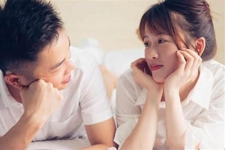 梦到喜欢的男生和别人很亲密