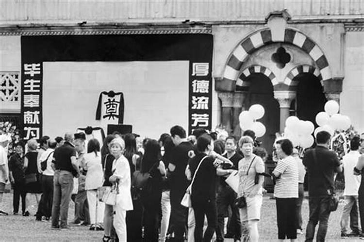 梦见伯父家房子着火