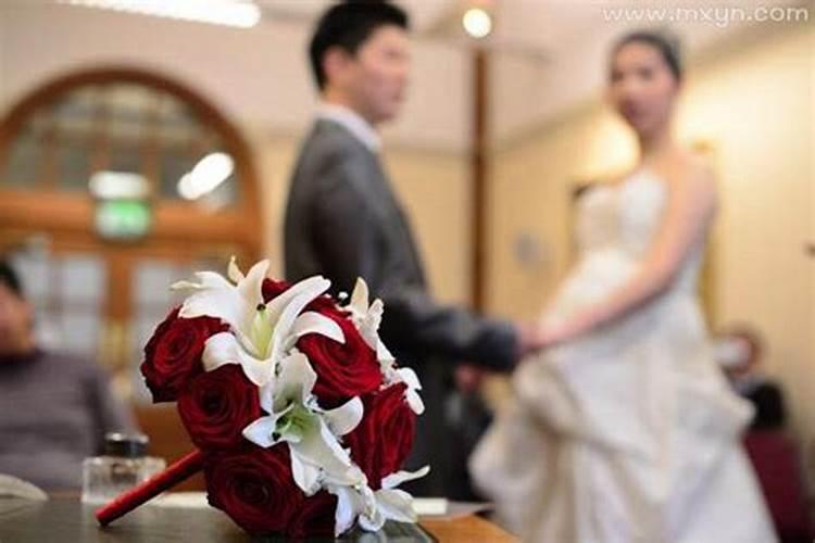 梦见老婆和别人结婚是什么兆头？