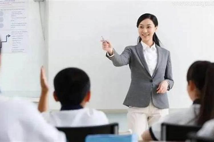 梦见女老师的预兆