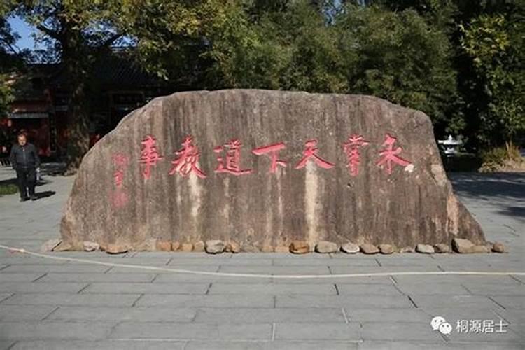 灯头火命的人可以带银手镯吗？