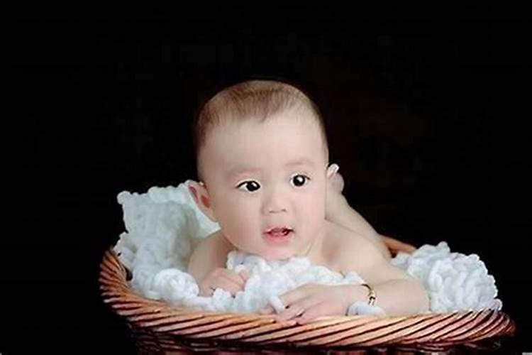 女93年十月初一丑时出生的命运和婚姻