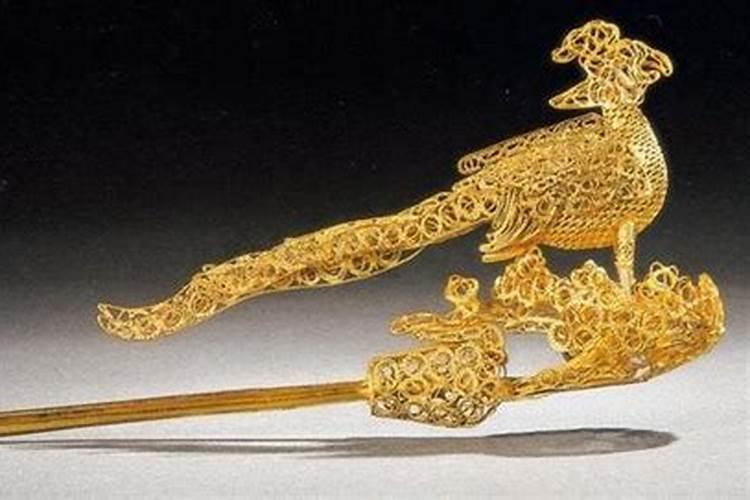 纳音配对 钗钏金命和平地木命在一起好吗？