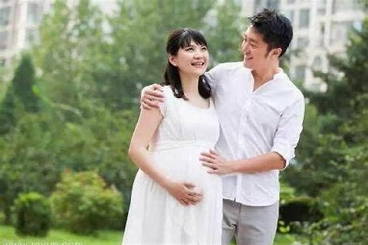梦见抱姐姐出生不久的小孩