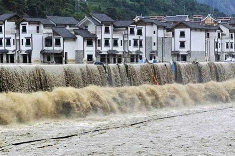 梦见发洪水自己没事 梦见发洪水自己没事的意思