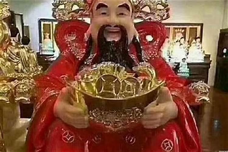 家里请的财神爷自己掉下来了,有啥预示吗